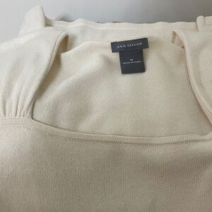 Ann Taylor Size M  Long Sleeve Square Neckline Silk & Cotton Cream Top